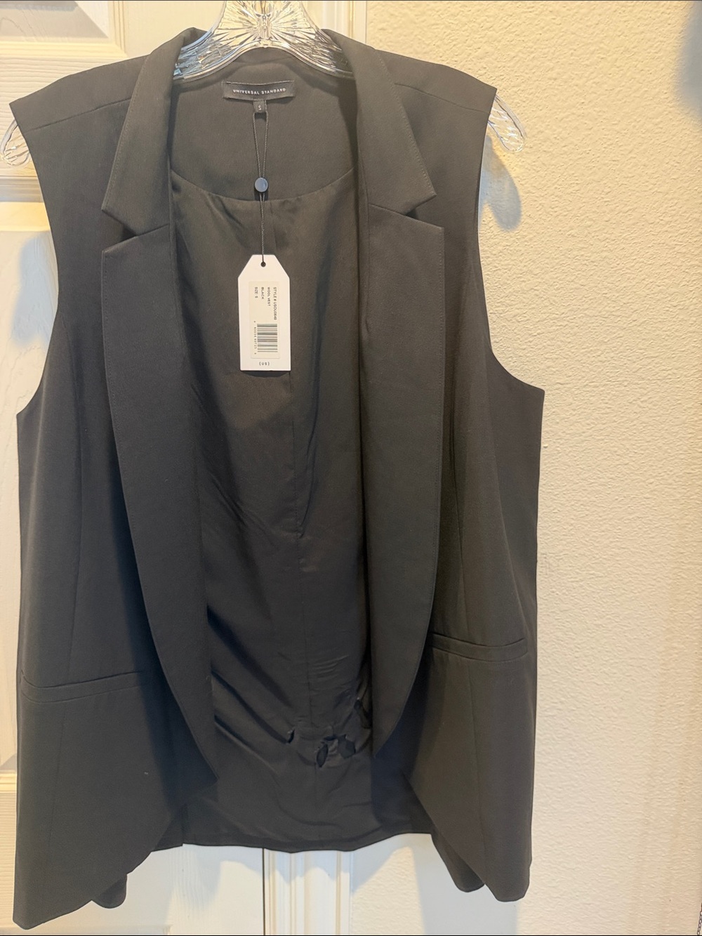 Flawed—Universal Standard Black Sleeveless Blazer Vest Sz S (14-16)